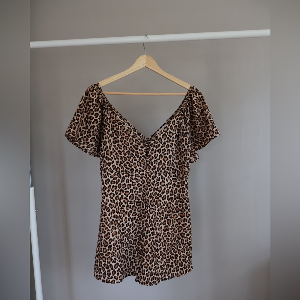 Vestique Leopard Print Romper Size Medium